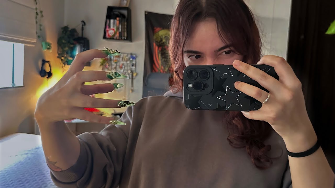 ASMR Pelo meu quarto — tapping, scratching, lofi