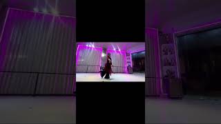 Múa Tay Trái Chỉ Trăng