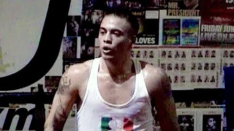 Daniel Varrella : Underground Boxing : Kyle Taylor...
