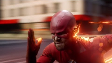 Oliver Queen Wakes Up As Barry Allen || Elseworlds Crossover The Flash 5x09 1080p