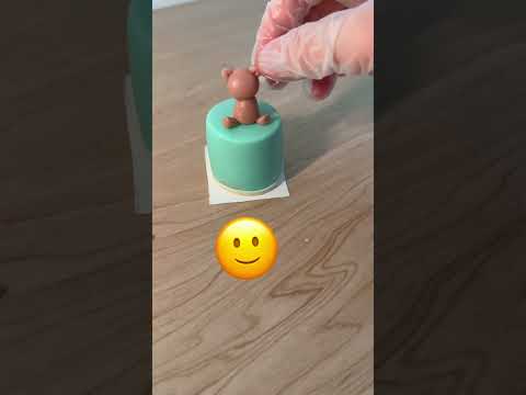 طلبية اصغر قالب كيك بالعالم          