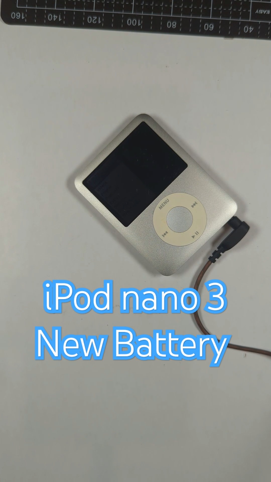 replacing the battery in an ipod nano 3. #2000s #retro #repair