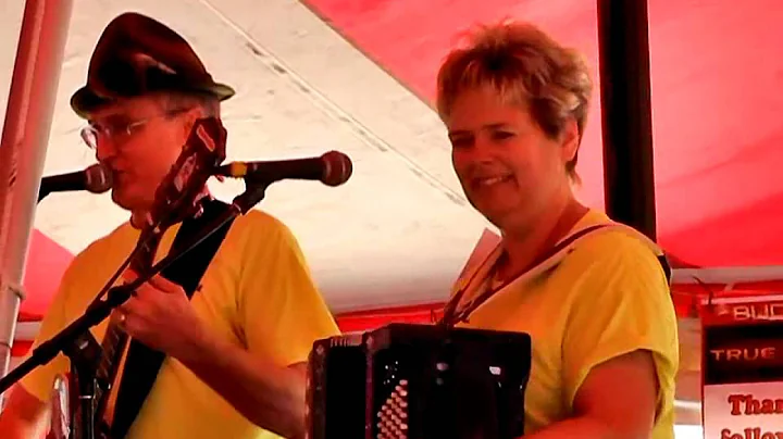 Polka Music @ Czech Days Barefoot Becky  "Milwauke...