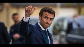 Emmanuel Macron accueilli sous les huées devant la Maison d'éducation de la Légion d'honneur