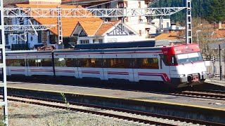 CERCANIAS SERIE 446 BILBAO ORDUÑA RECOGIENDO VIAJEROS EN UGAO-MIRABALLES