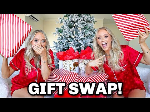 Видео: TWINS SWAP CHRISTMAS GIFTS + SECRET GIFT FOR SAM!!!