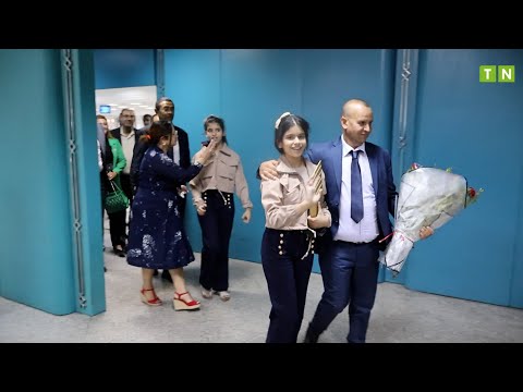 استقبال التوأم بيسان و بيلسان في مطار قرطاج بعد تتويجهما بجائزة تحدي القراءة العربي بالإمارات