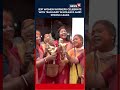 Women Workers Of The BJP Were Seen Celebrating In Kolkata With Paper Cones Of ‘Jhalmuri’ | N18S