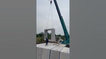 Thi công lắp đặt cống hộp 3x3m nặng 12 tấn với xe cẩu Kobelco 50 tấn... #construction#xaydung#shorts