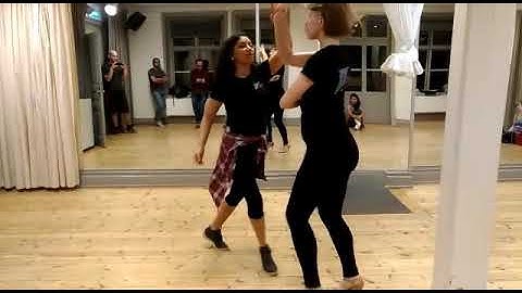 Demo Mzouk by Lili and Sarah. Beginner