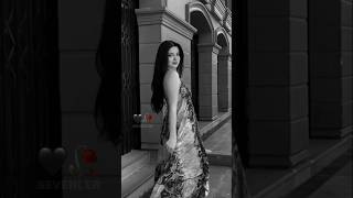 Sevenler Ölmez Derler..