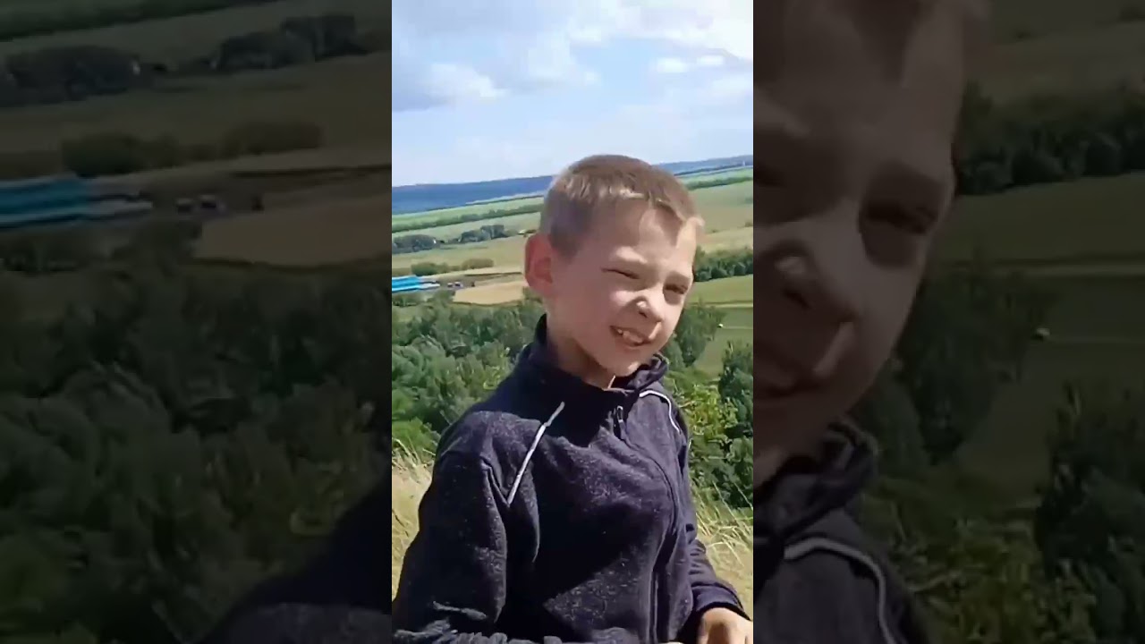 Поднялись на гору что!!!! мы скалолазы😁 