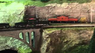 Z Scale Mini-Club Märklin Krokodil Crocodile Double Header With Mixed Swiss And German Wagons.