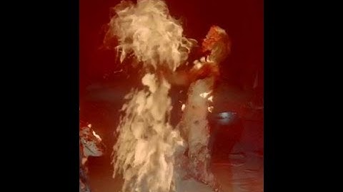 The Last of Us Part 2 - Wolves vs Clickers feat Ellie - Grounded - Encounter