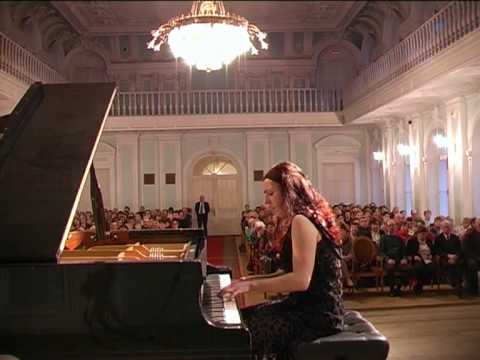 Shorena Tsintsabadze plays Debussy "Pour le piano" - No 3. Toccata