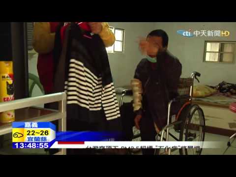 20150314中天新聞　憨兒用心看顧　癱瘓爸起身慢行