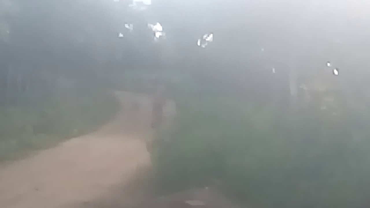 Pulando rampa de bike grande