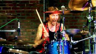 Shannon Larkin - Straight out of line