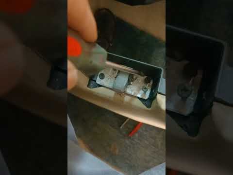 Car center console lock repair 