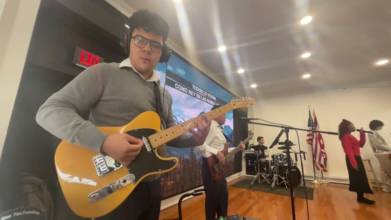 Santo Es el Que Vive (En vivo)