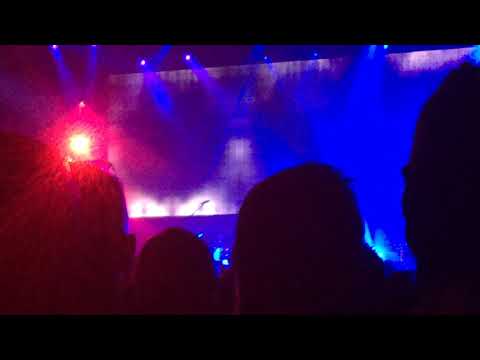 New Order singing Joy Division 'Disorder' LIVE @ Hordern Pavilion, Sydney, Australia (11 March 2020)