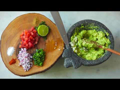 How to Make the Perfect Guacamole