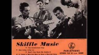 Video voorbeeld van "The Vipers Skiffle Group - Don`t You Rock Me Daddy-O ( 1957 )"