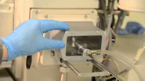 Loading a sample into the Hitachi S4700 Scanning Electron Microscope