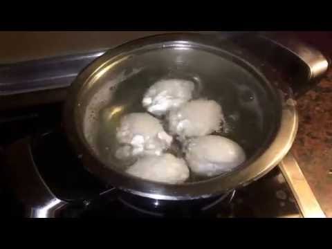 Video: Wie Man Eier In Einem Wasserbad Kocht