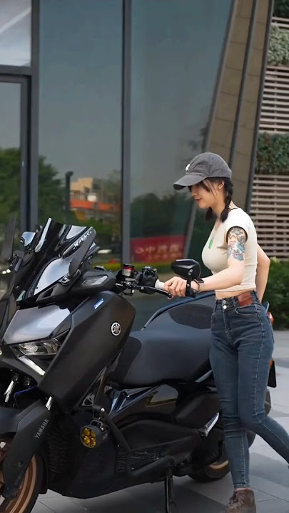 xmax 300 Girls #shortvideo #xmax #xmax300 #bikegirl #automobile #shorts #assoehadi #biker