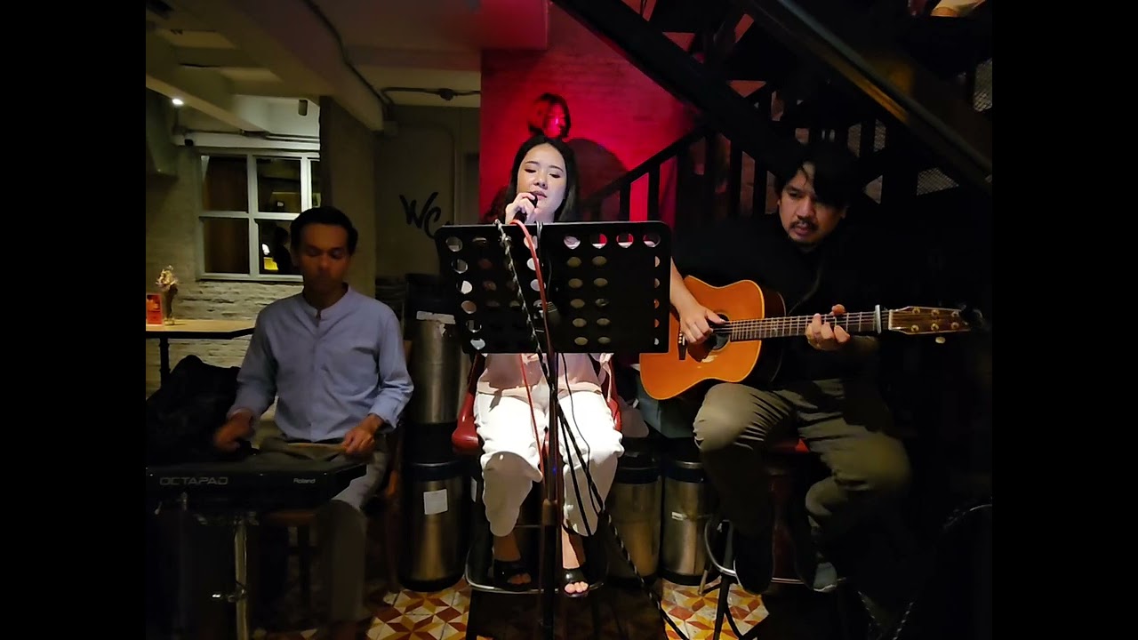 So Easy Cover By Nan Marisa @ Charm Eatery and Bar