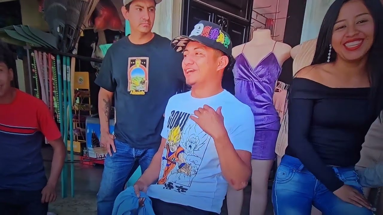 Axel asta de color cambio. Le Anda rogando los ped0 a Malena/Dairy mostro las 