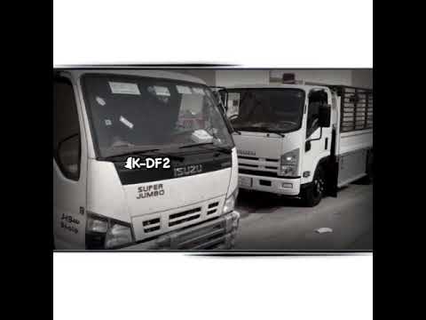 اضحك وانا خاطري مكسور