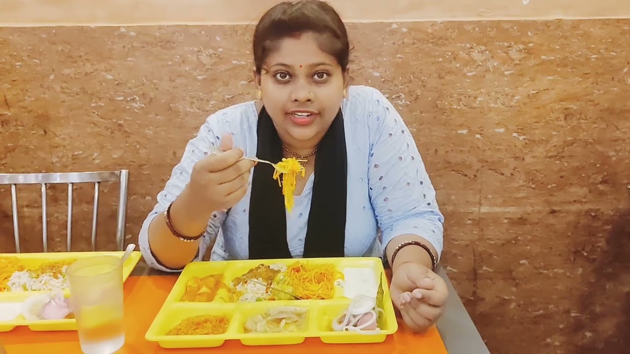 Kavya express buffet laxmi nagar unlimited food 170 rs thali