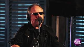 Pixies - Here Comes Your Man (Live Room)