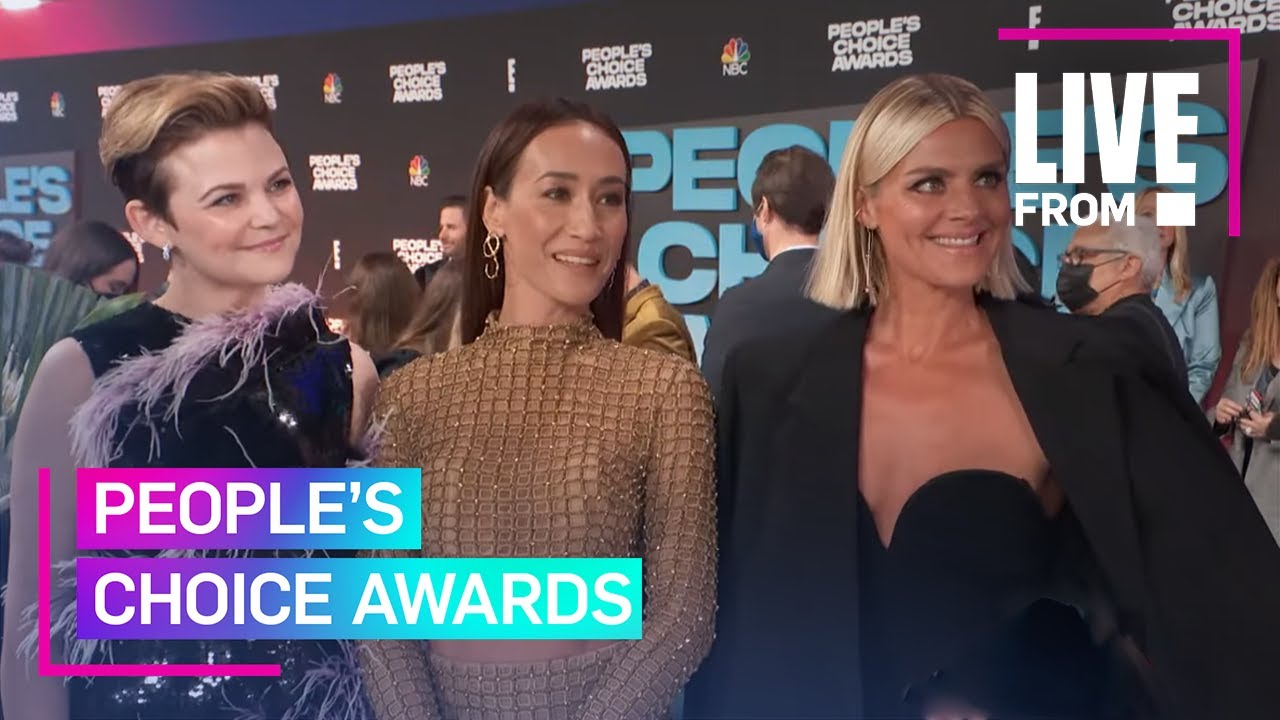 "Pivoting" Cast Spill Their Special Drink Recipe at 2021 PCAs | People's Choice Awards