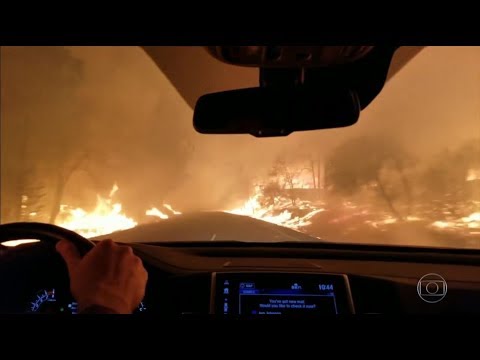 Vídeo: Quando foi o incêndio de woolsey na califórnia?
