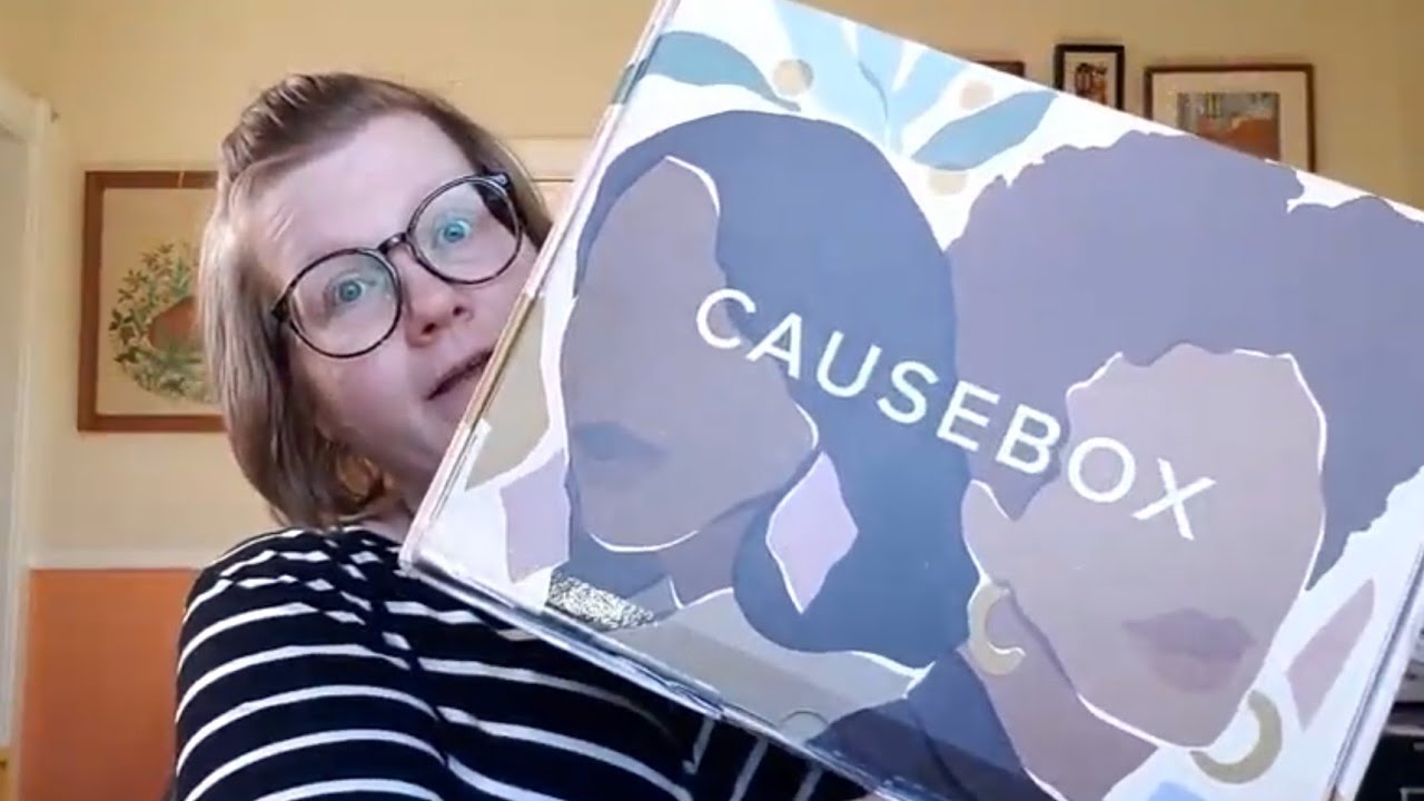 Arya unboxes Winter Cause Box 2021