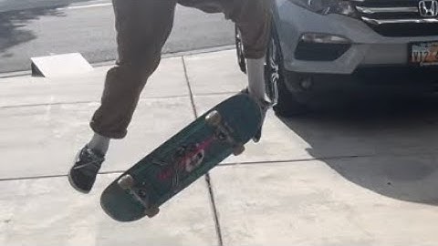 How to kickflip￼ (easiest way tutorial)