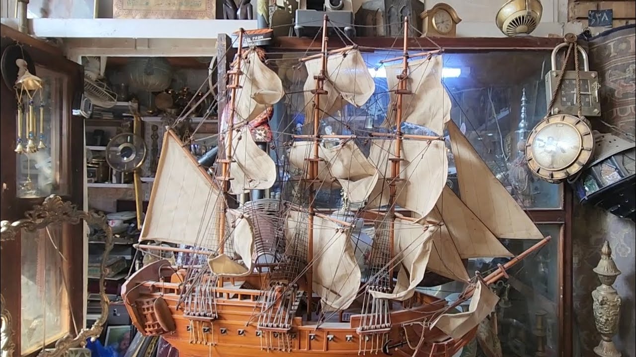 خان المدلل،، لبيع التحفيات النادرة