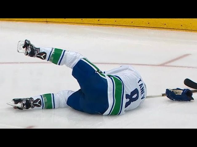 Brandon Tanev Blows A Kiss After Yanni Gourde Sets Up His Shorthanded Goal  