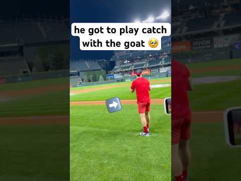 fan got to play catch with.. 🥹