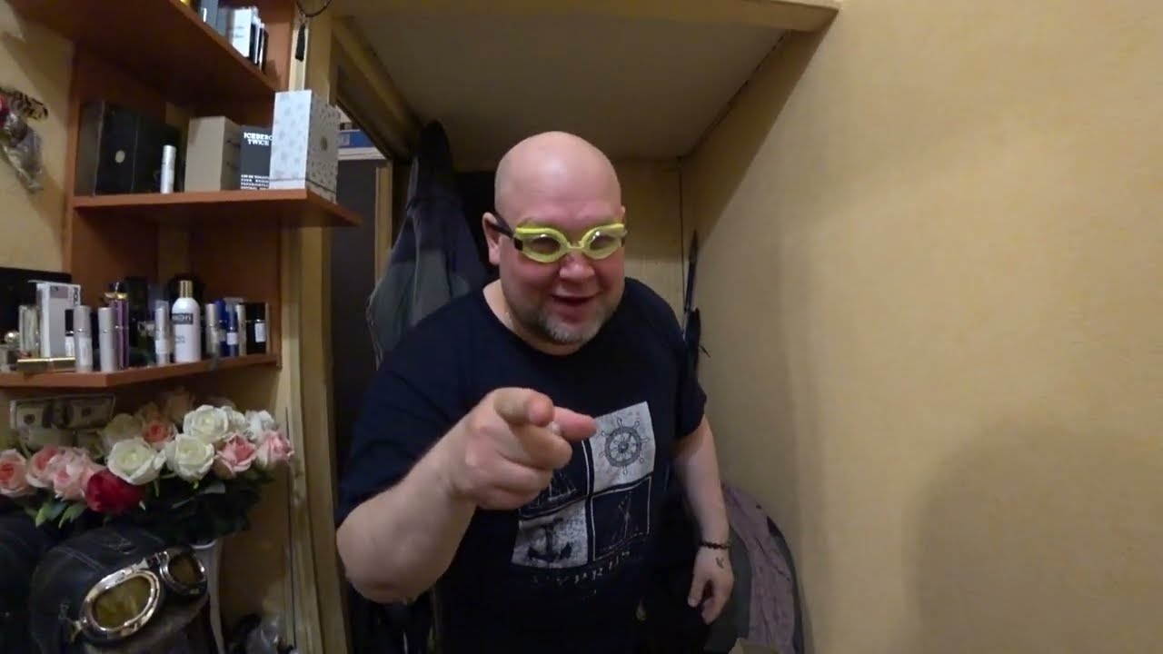 Вернулись в Надым за вещами.