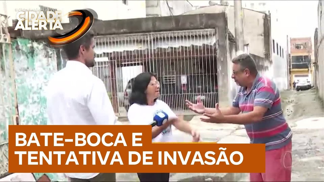 Muro da discórdia! Vizinhos entram em guerra após construção de lavanderia em uma vila de SP