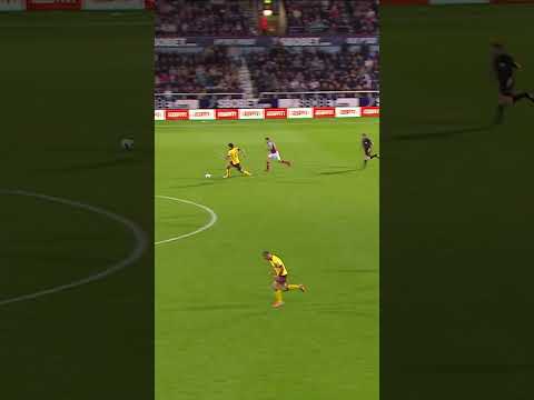 CLEVER TURN & PASS AS ARSENAL SCORE!