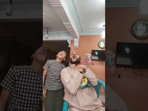 ضحكت عليه واخدت الشيبسي وجريت