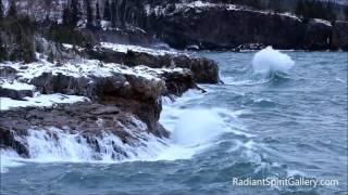 Lake Superior&#39;s Christmas Waves - Tettegouche State Park