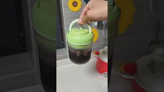Cool Down Fast with Frozen Smoothie Cubes #utility #gadgets #shorts