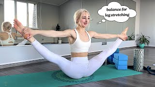 2 Minute Yoga Gymnastic exercises for stretching legs split | Flexibility stretches contortionist