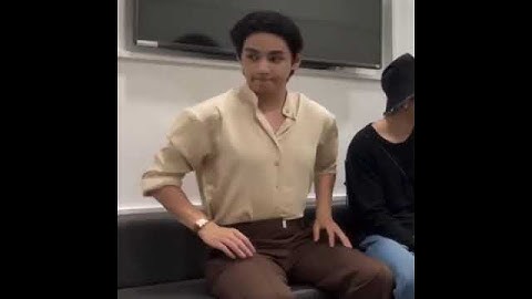 HE LOOKS SO GOOD #taehyung #vlive #shorts